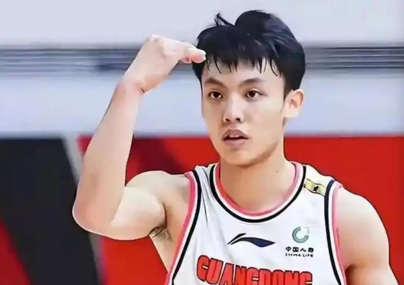 开云平台-徐杰再次当选全明星票王,场均13+5,广东队欠他一份顶薪