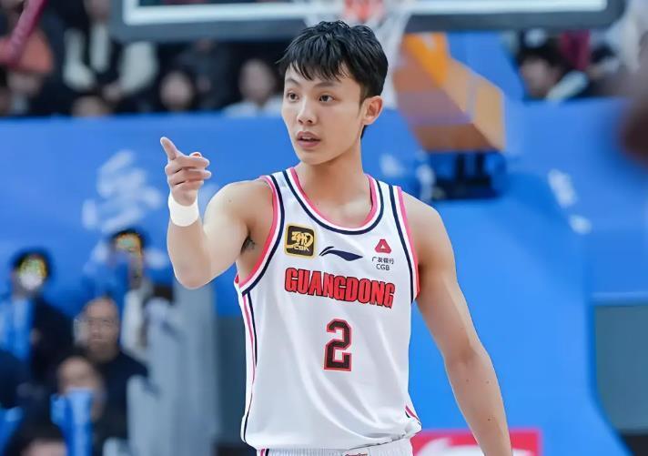 开云平台-徐杰再次当选全明星票王,场均13+5,广东队欠他一份顶薪
