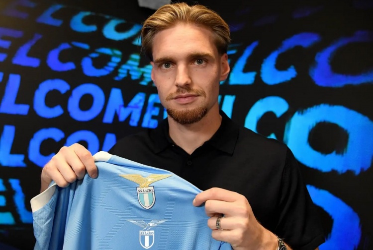 官方:阿贾克斯中场泰勒加盟拉齐奥,据悉转会费1700万欧元