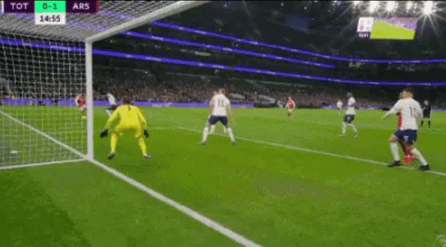 1673826117118048144.gif 阿森纳脱胎换骨,热刺踢不进大门,球迷跳出来踢人!