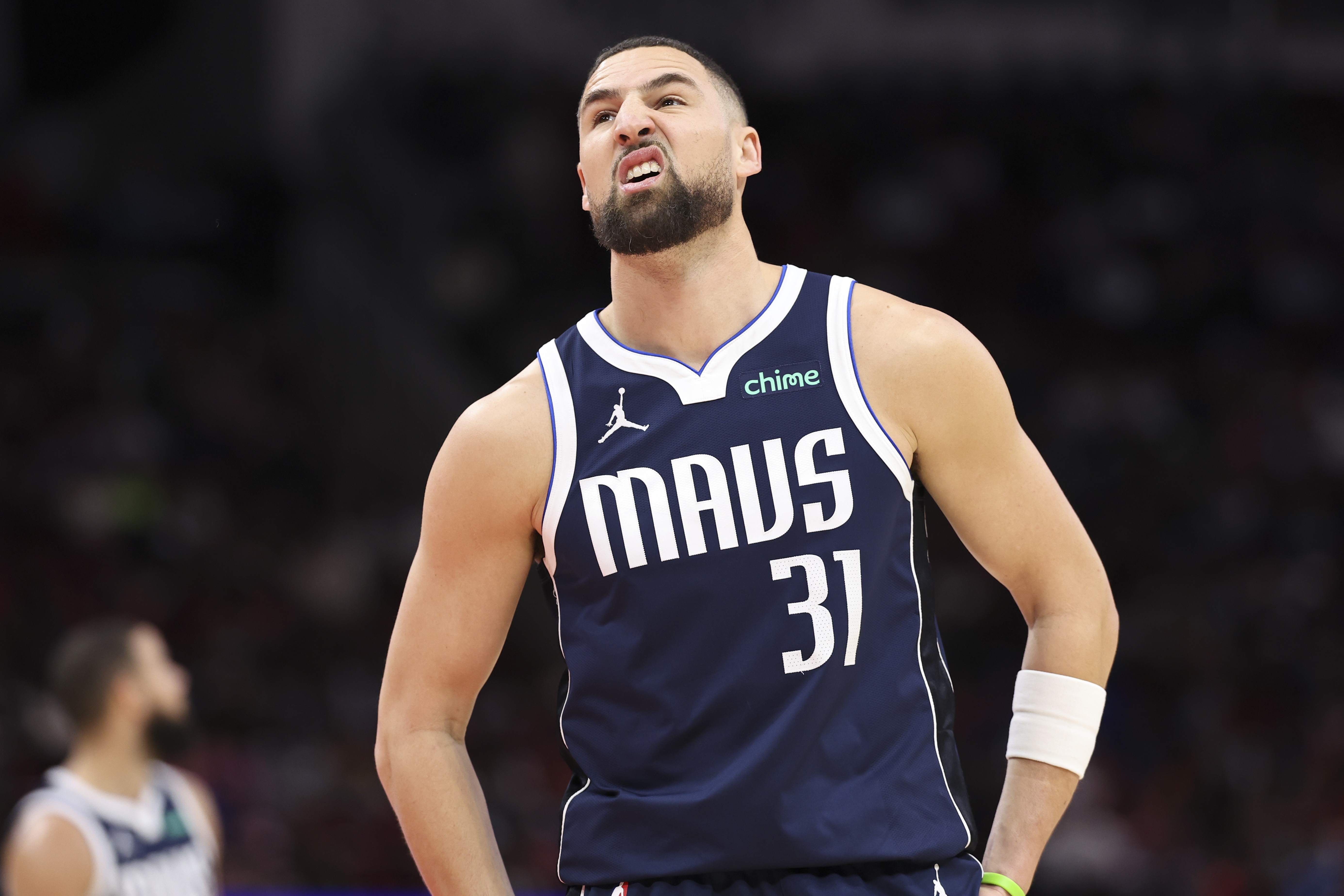 开云首页-越打越坑了！克莱8中2得5分2板1助 三分6中1&amp;正负值-12